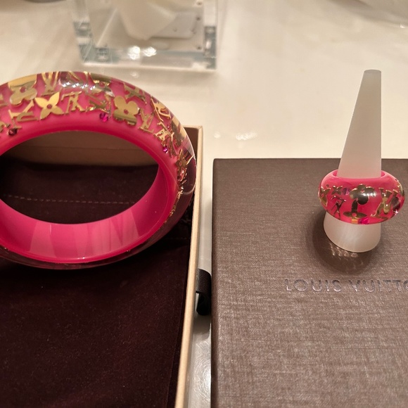 Louis Vuitton bangle - Picture 1 of 3